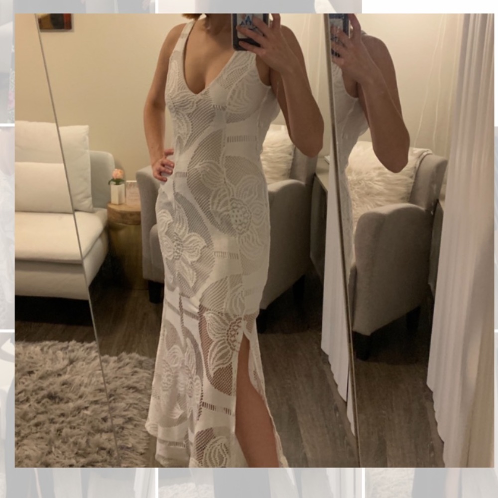 Charlotte Russe White Maxi Dreas